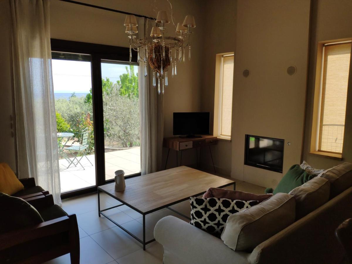 Olive Tree Cottage 2 Nea Peramos  Exterior photo